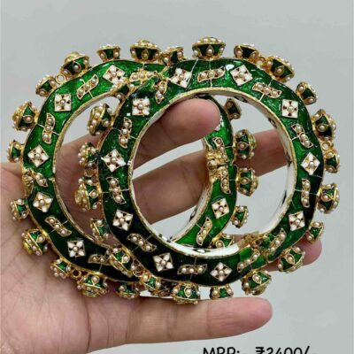 Gold-Plated Kundan Studded & Pearls Beaded Bangle