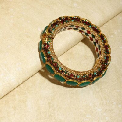 JADAU KUNDAN WITH MULTI STONE BIG BANGLE SET