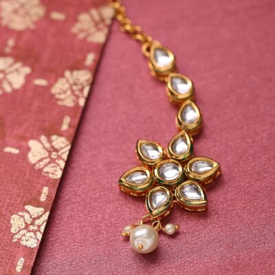 Gold Plated Kundan Stone Studded Floral MaangTikka