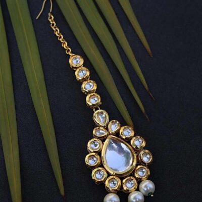 Gold Plated Kundan Floral Maangtikka