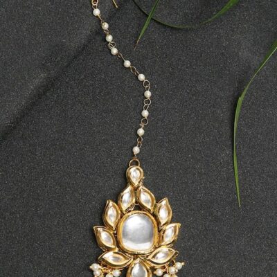 Gold-Plated White and Green Kundan-Studded and Pearl Beaded Maangtikka