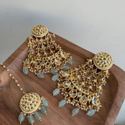 Jadau Kundan Earrings With Maangtika