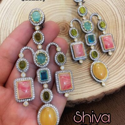 EXCLUSIVE DESIGNER STATEMENT EARRINGS