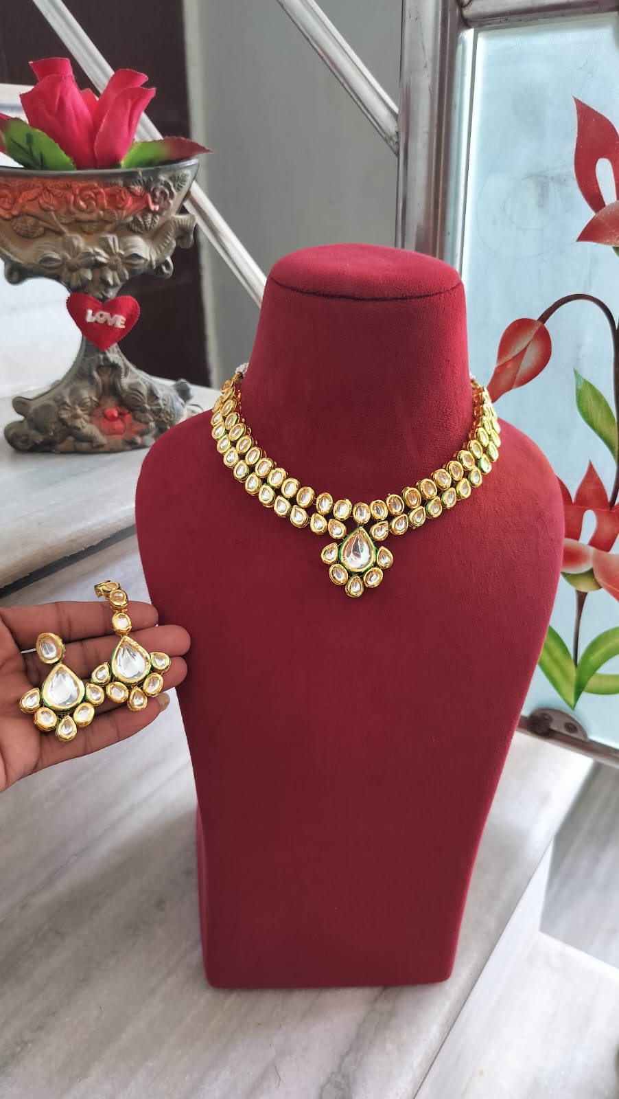 White Kundan Necklace Set With Earrings