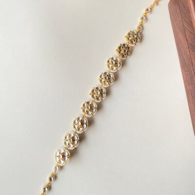 White & Gold Kundan Mathapatti