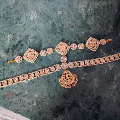 Gold Finish Kundan Mathapatti
