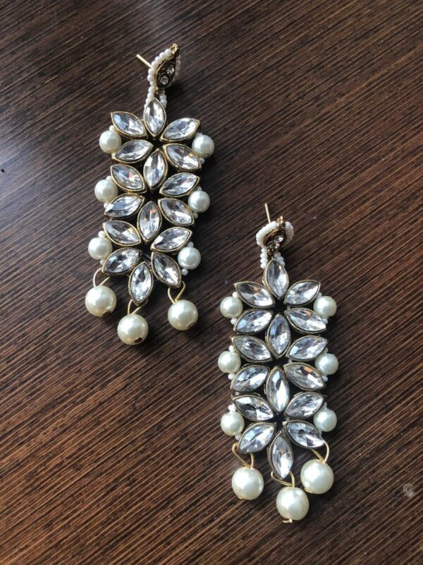 Kundan Flower Necklace - Image 6