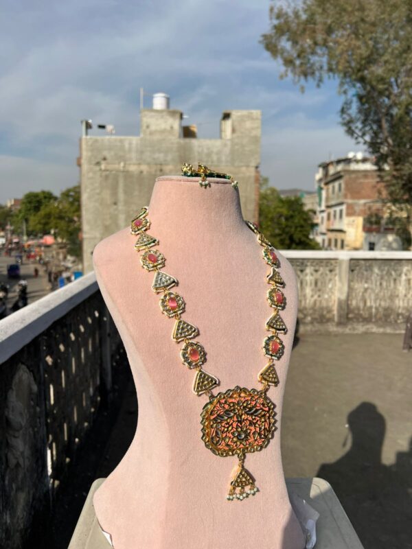 Gold Plated Stone Studded & Beaded Necklace With Earrings - Image 3