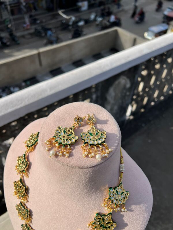 Gold Plated Kundan Stone Studded & Beaded Nacklace With Earrings - Image 4