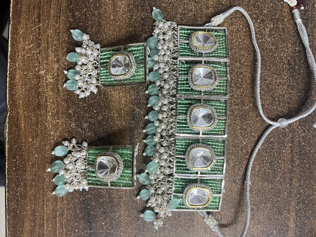 Polki Kundan choker Nacklace With Earrings - Image 3