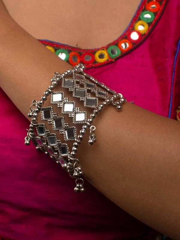 Oxidised Silver Glass Bracelet for Girls and Women - Image 5