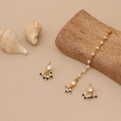 Gold-Plated Kundan-Studded & Pearls Beaded Tear Drop Shaped Jewellery Set