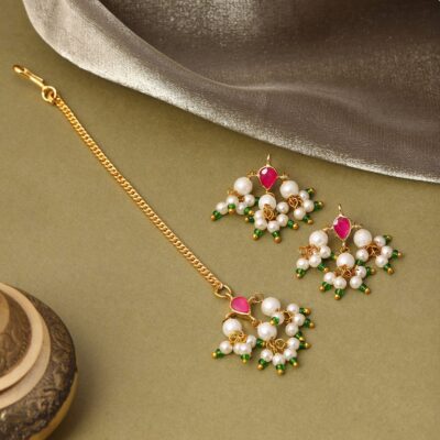 Gold-Plated Kundan-Studded & Pearls Beaded Tear Drop Shaped Jewellery Set