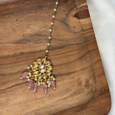 Kundan Tika With Pink Beads