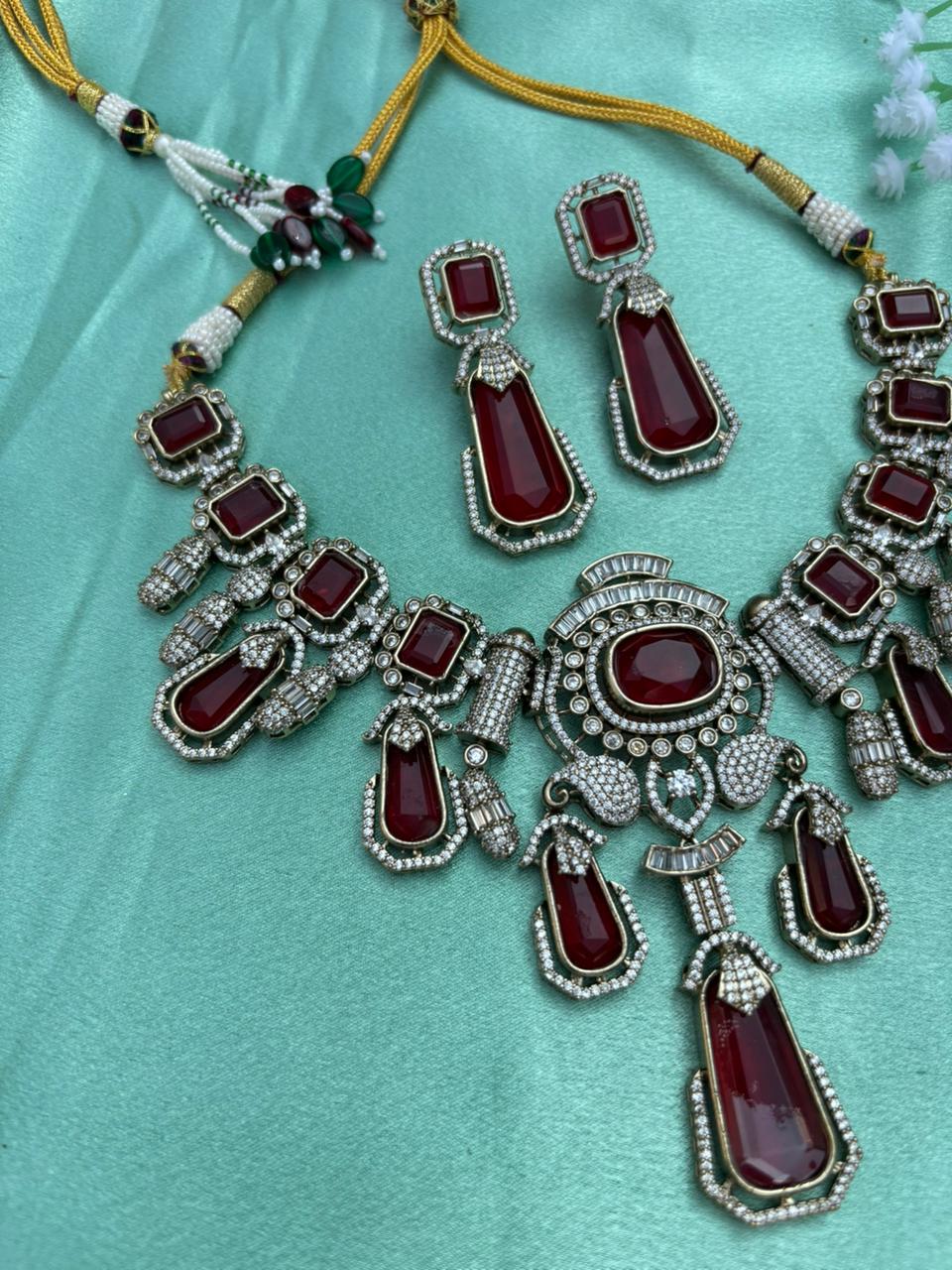 Luxury Pastel Kundan Pulki Stone Necklace Set - Image 5