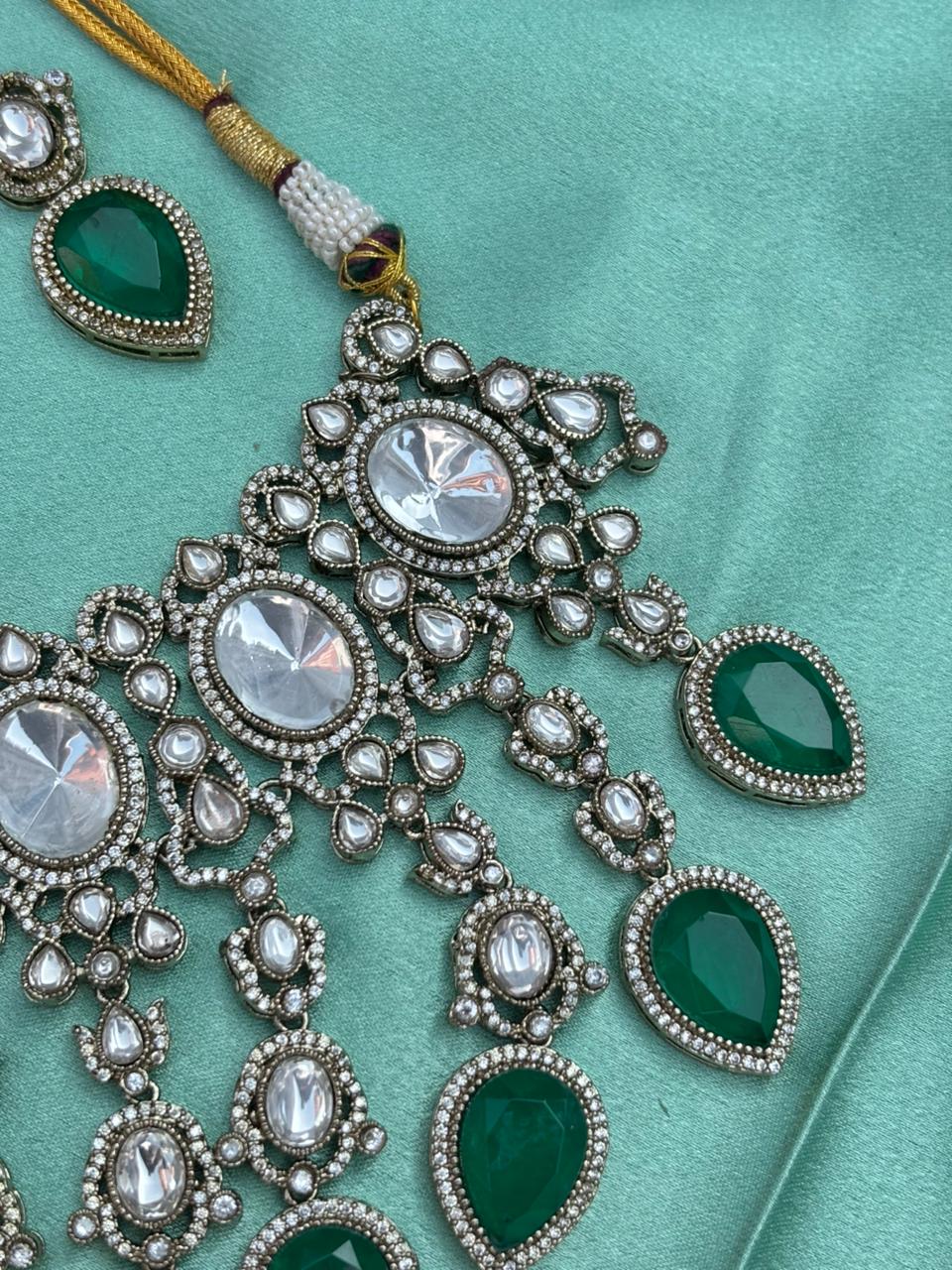 Kaasni Polki Bridal Necklace Set - Image 8