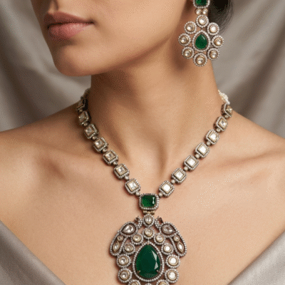 Victorian Green Pendant Necklace Set Antique Gold Long Haar with Earrings