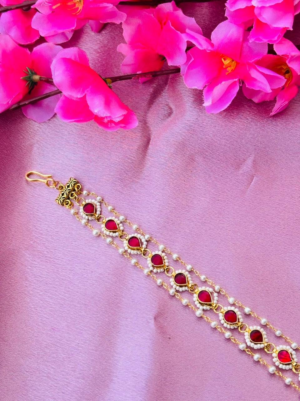 Minimalist Red Kundan Mathapatti - Image 2