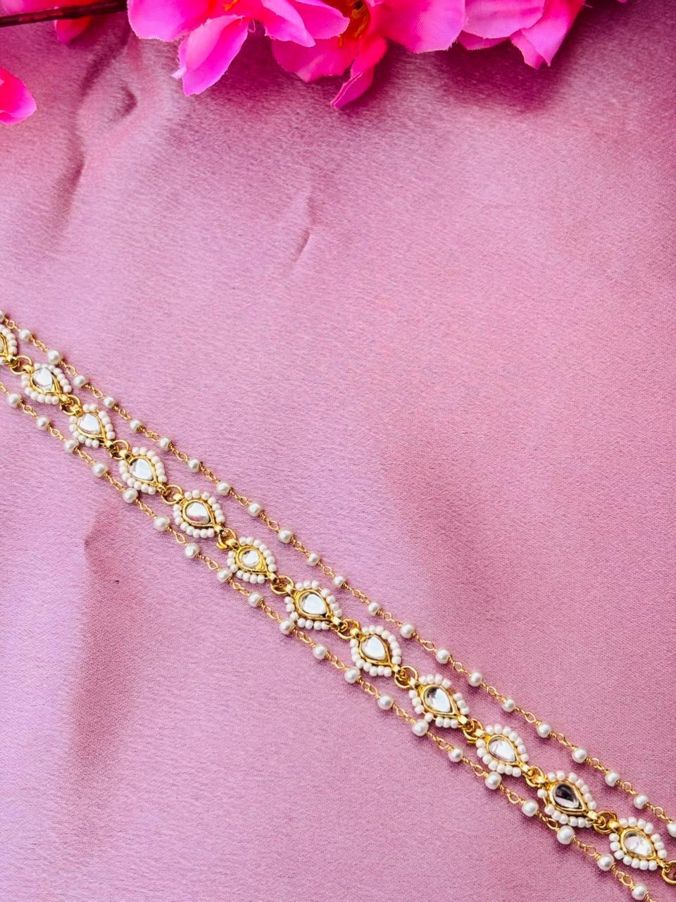 Minimalist White Kundan Mathapatti - Image 2