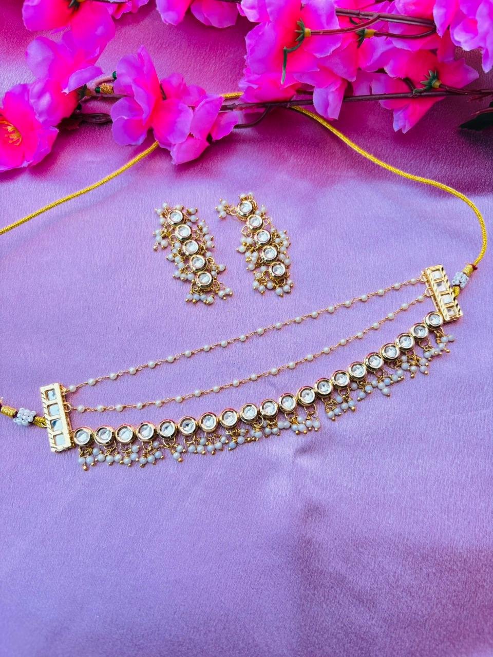 Kundan Circular Stone Choker Necklace Set with Earrings