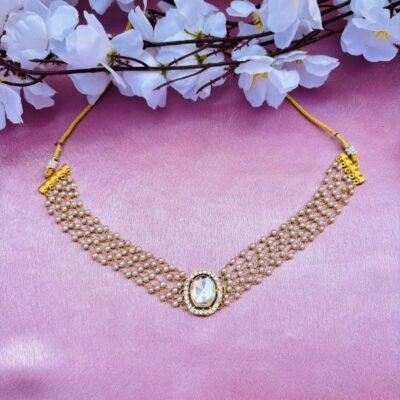 Minimalist Kundan and Pearl Choker Necklace