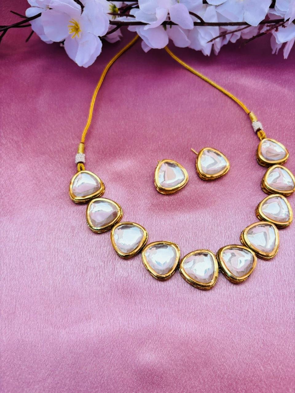Kundan Choker Necklace Set with Earrings - Image 2