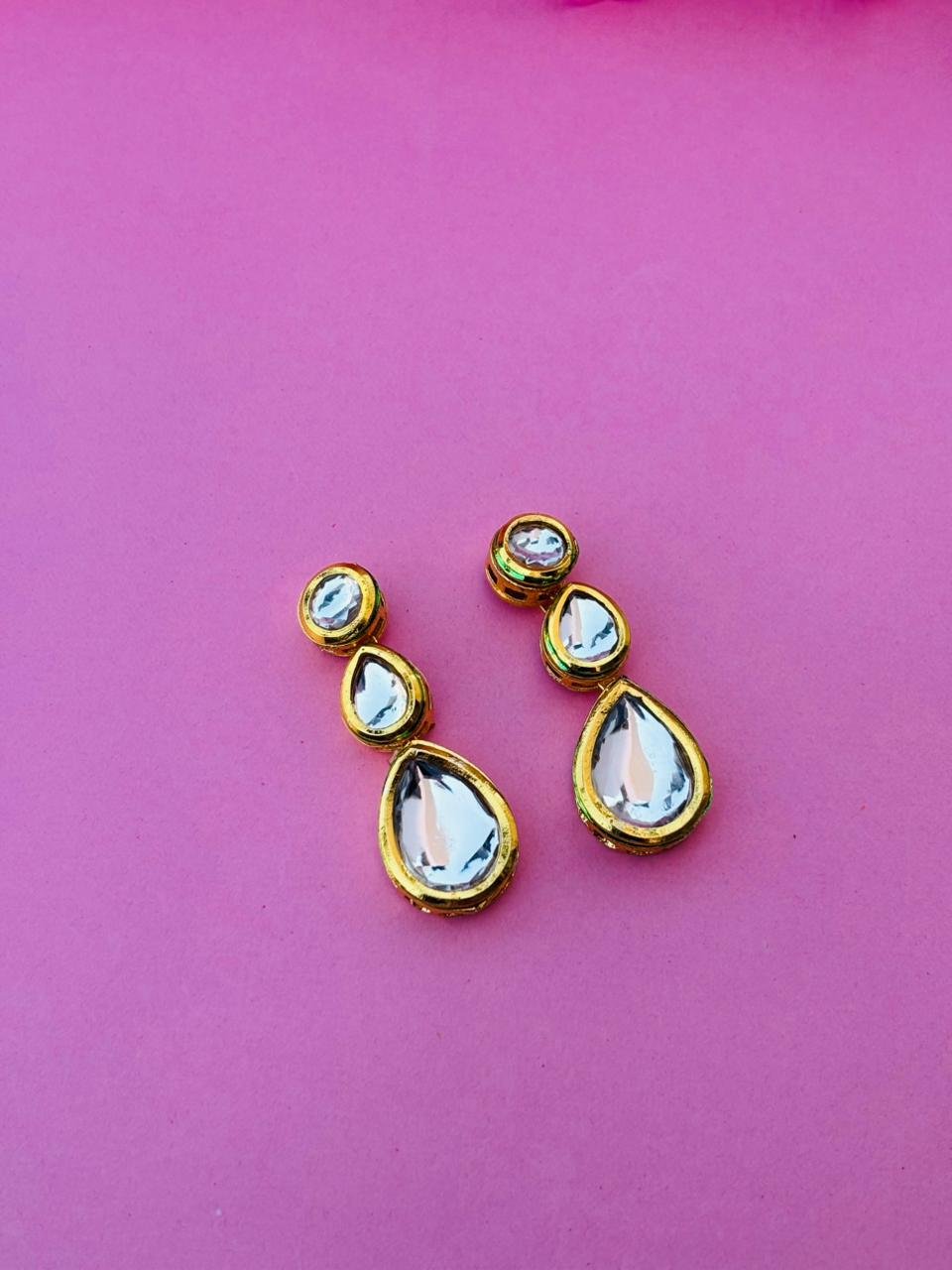 Elegant Ethnic Kundan Ear Studs for Daily Wear - Image 4