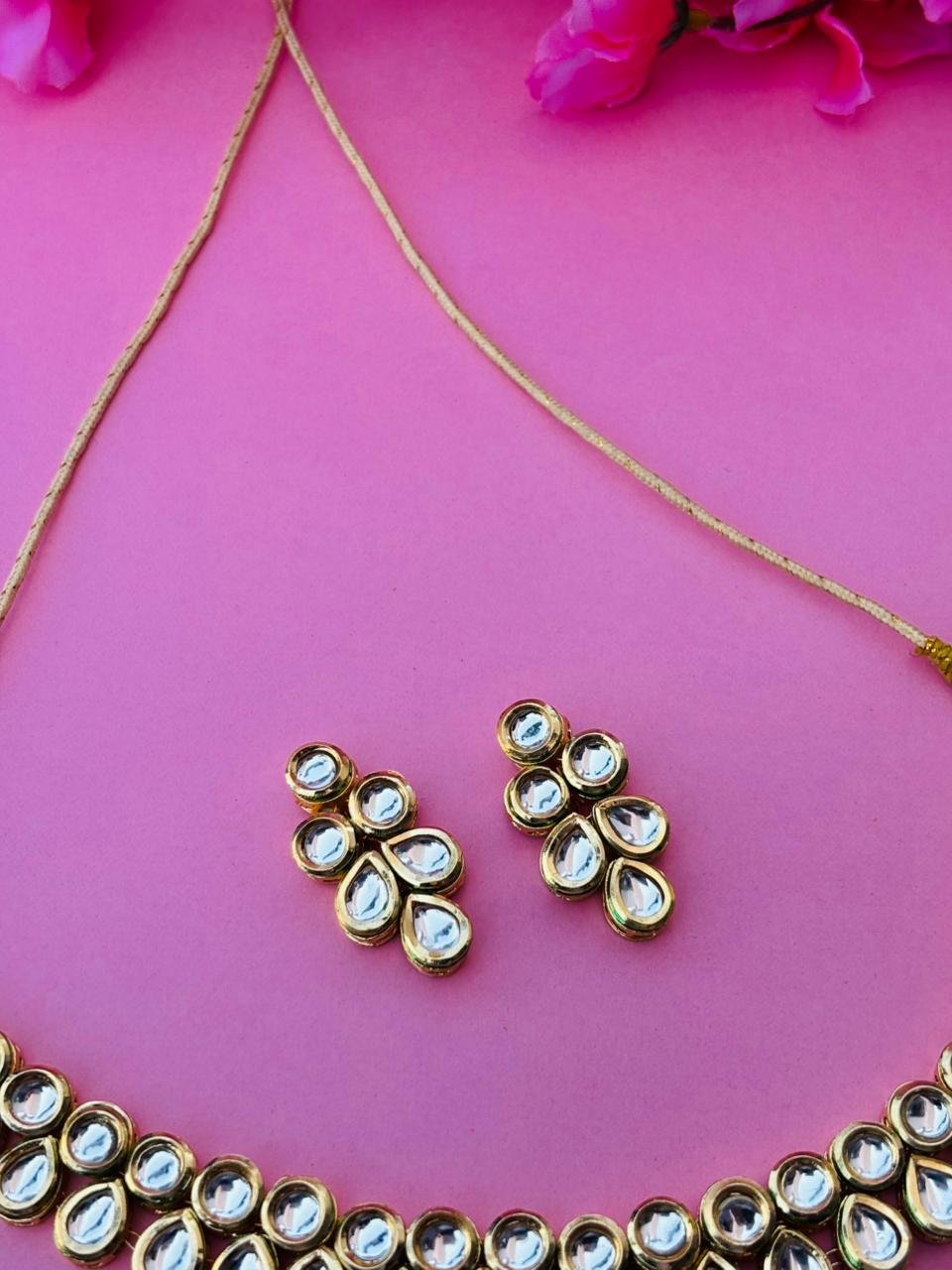 Kundan Statement Necklace with Earrings - Image 4