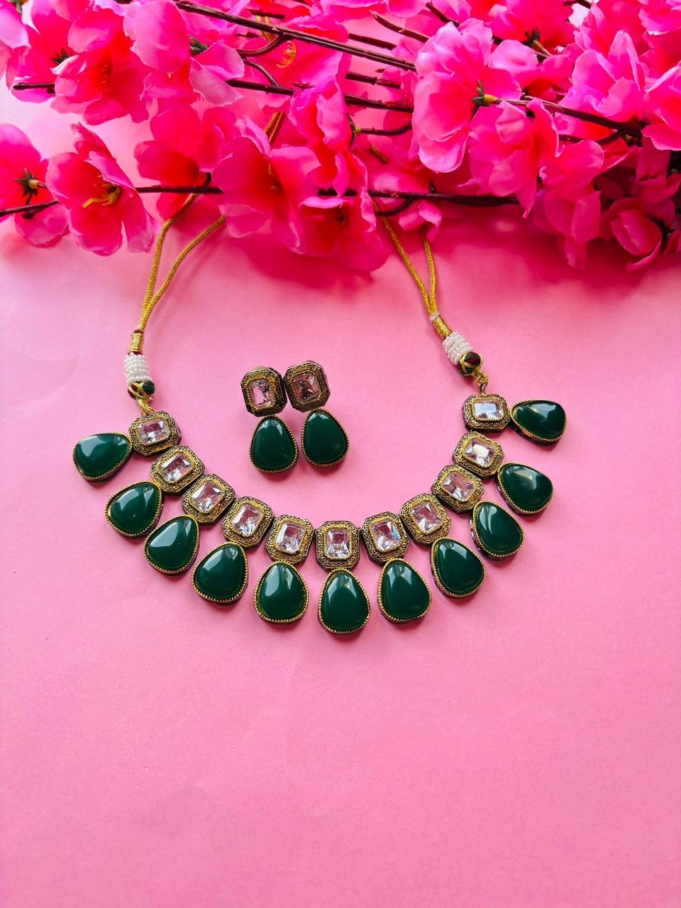 Kundan Green Stone Necklace Set - Image 2