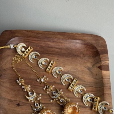 White Moon With Zumki Choker Set