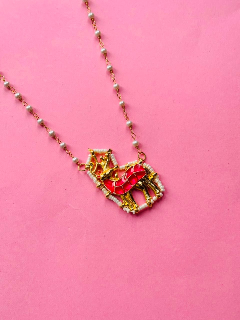 Artistic Animal Theme Gold-Plated Necklace for Trendy Look - Image 3