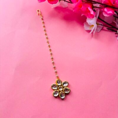 Dainty Pearl & Kundan Maang Tikka