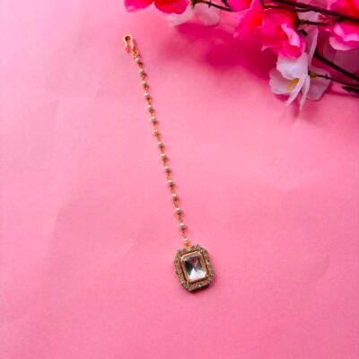 Handcrafted Kundan Maang Tikka