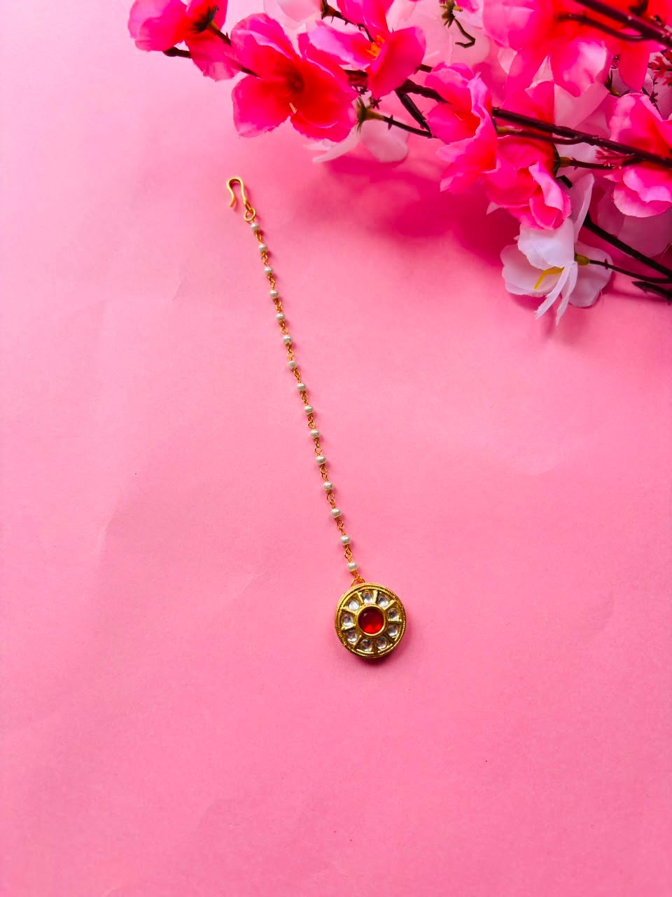 Handcrafted Kundan Maang Tikka