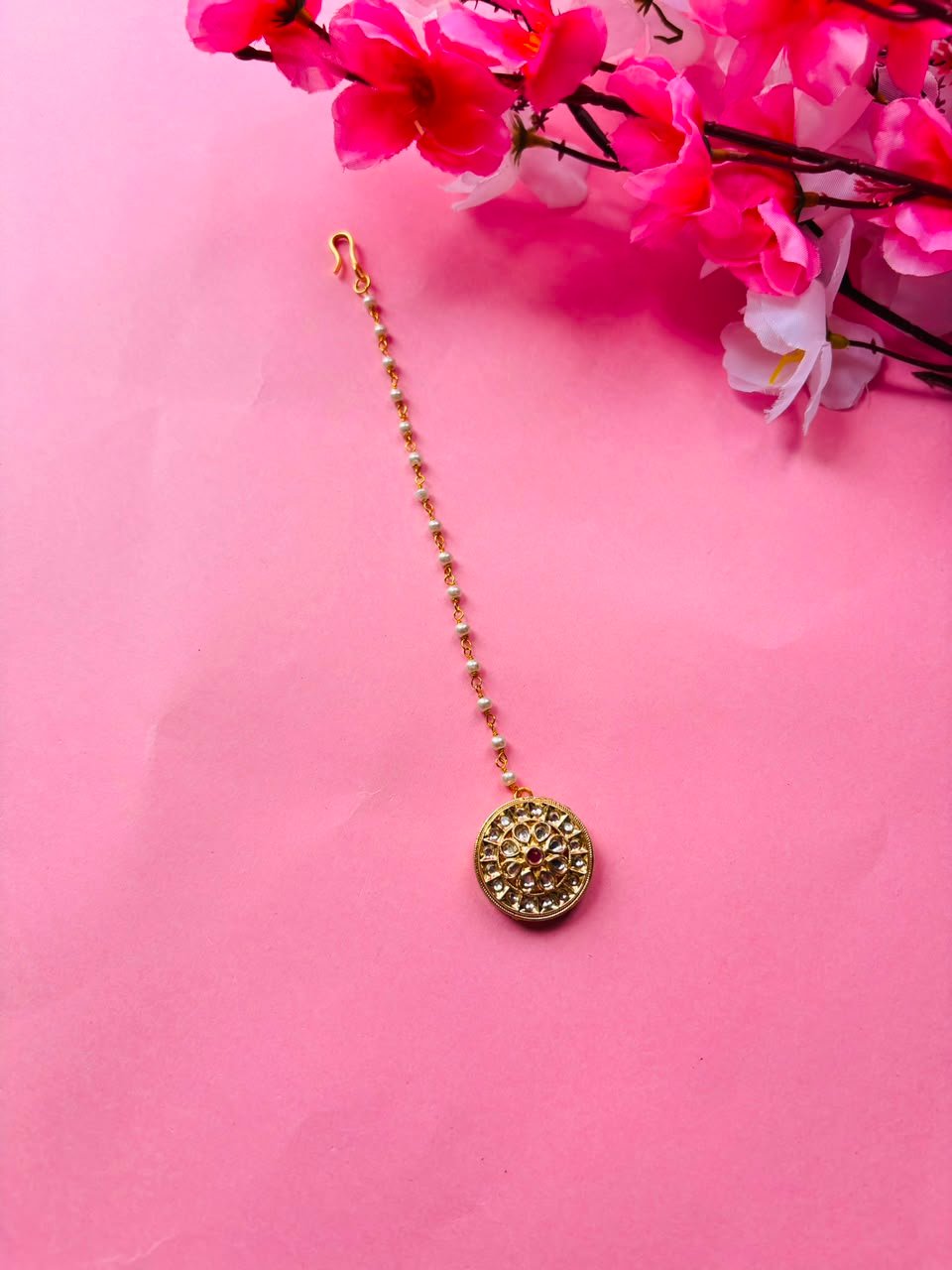 Handcrafted Kundan Maang Tikka