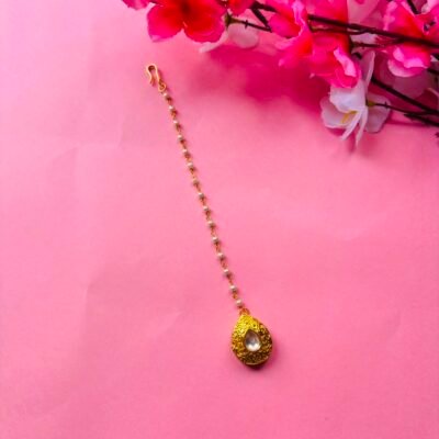 Handcrafted Kundan Maang Tikka