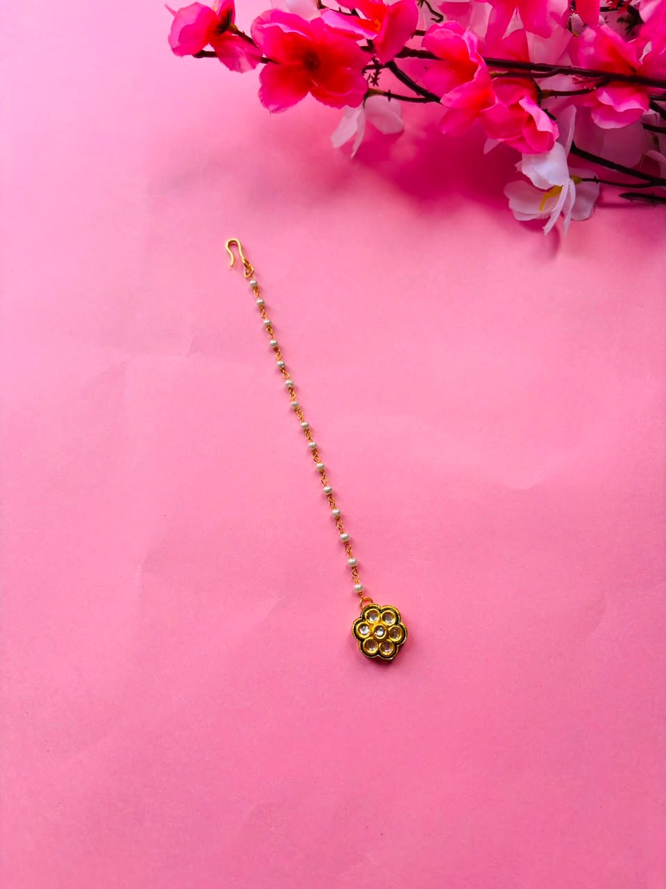 Dainty Pearl & Kundan Maang Tikka