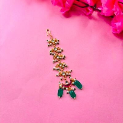 Dainty Pearl & Kundan Maang Tikka