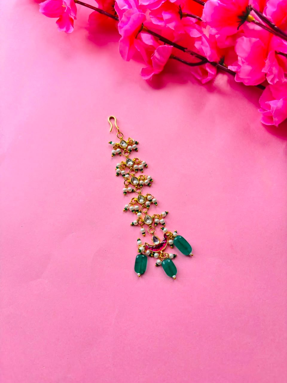 Dainty Pearl & Kundan Maang Tikka