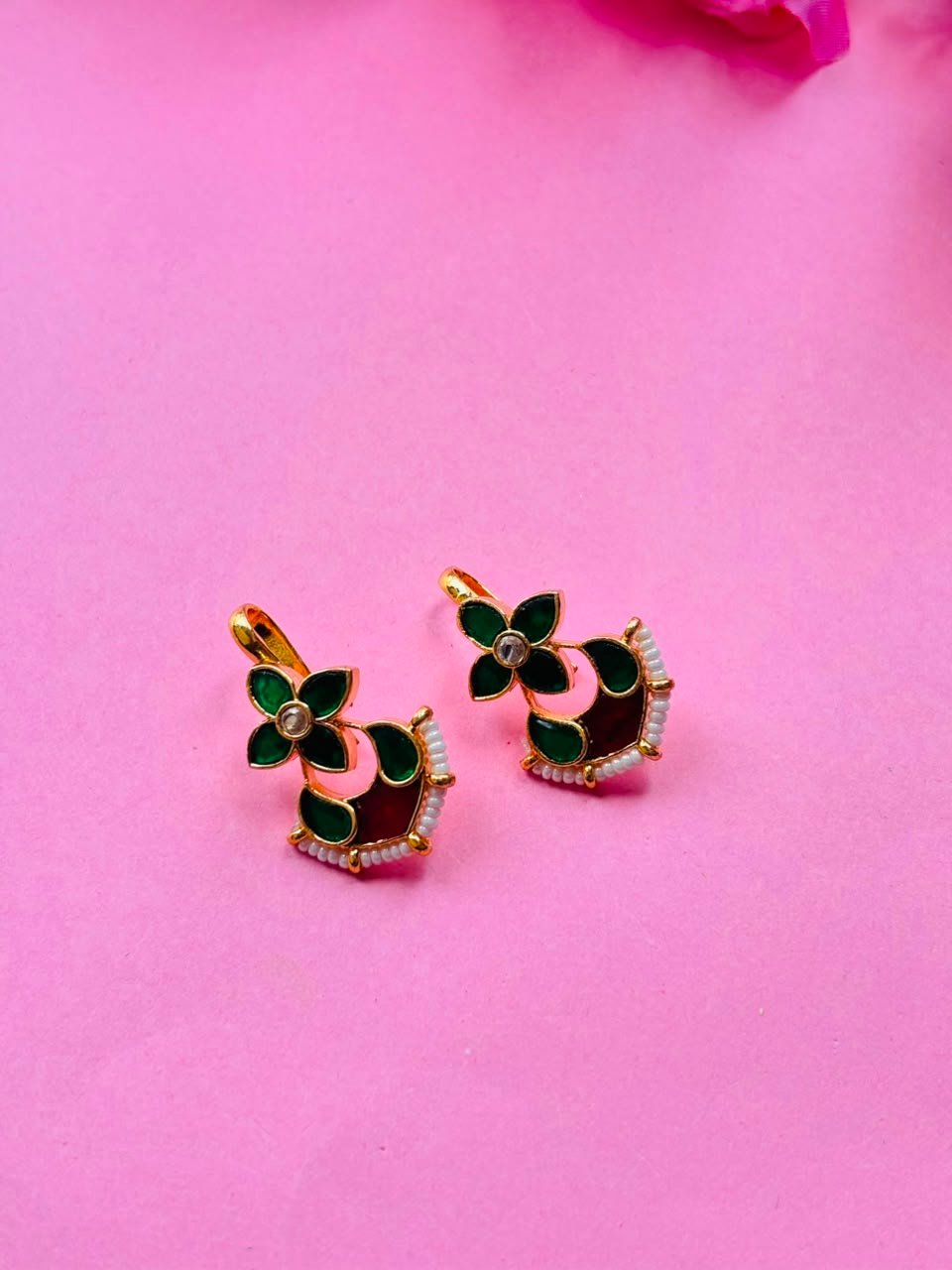 Gold Plated Kundan Ear Cuff - Image 5