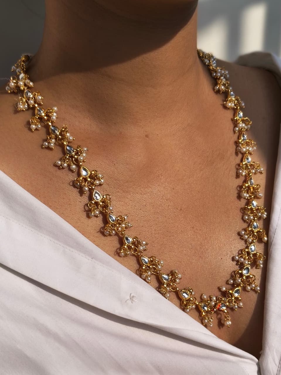 Kundan And Pearl Cluster Chain Necklace - Image 2