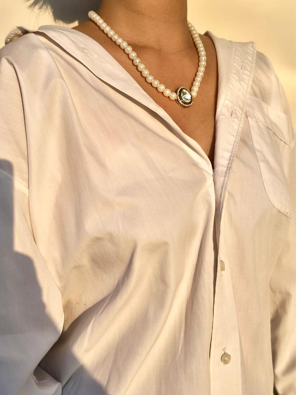 Pearl Necklace With Kundan Crystal Pendant - Image 2