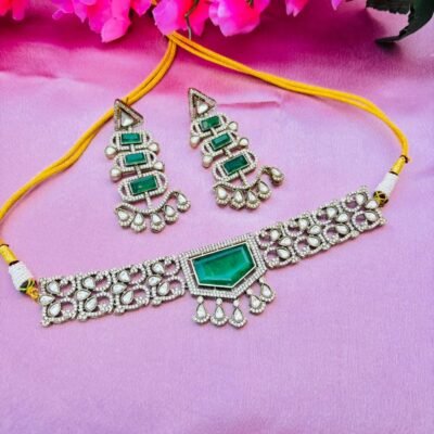 Emerald Green Kundan Choker Necklace Set