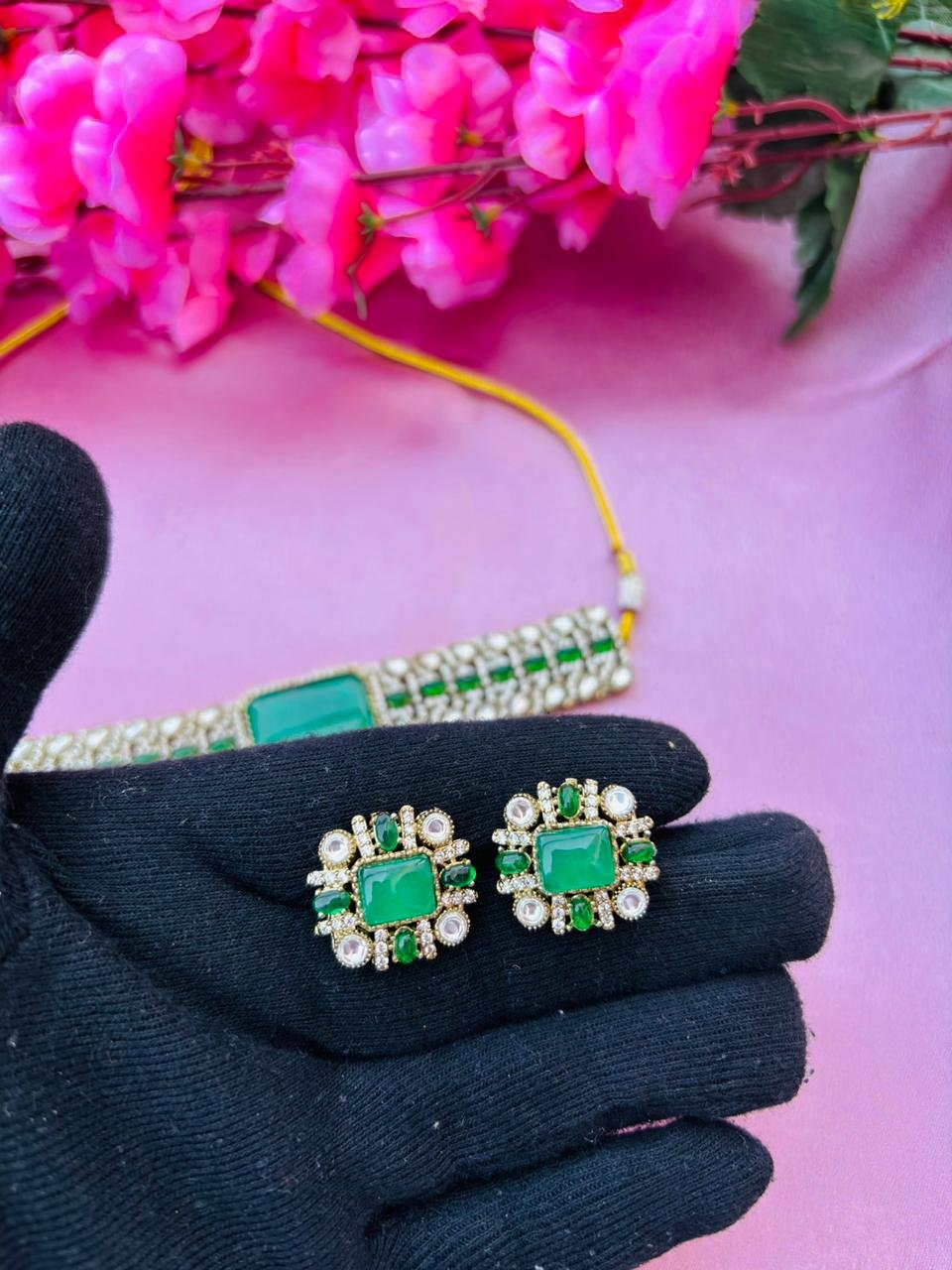 Emerald Kundan Tassel Choker Set - Image 4