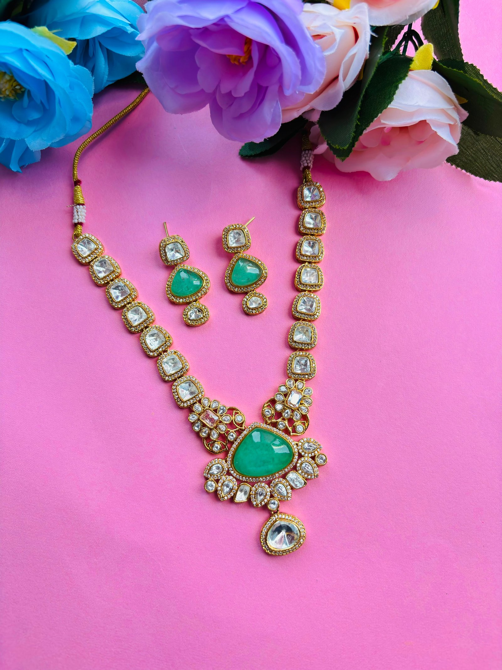 Kundan Necklace Set With Green Stone Pendant - Image 2