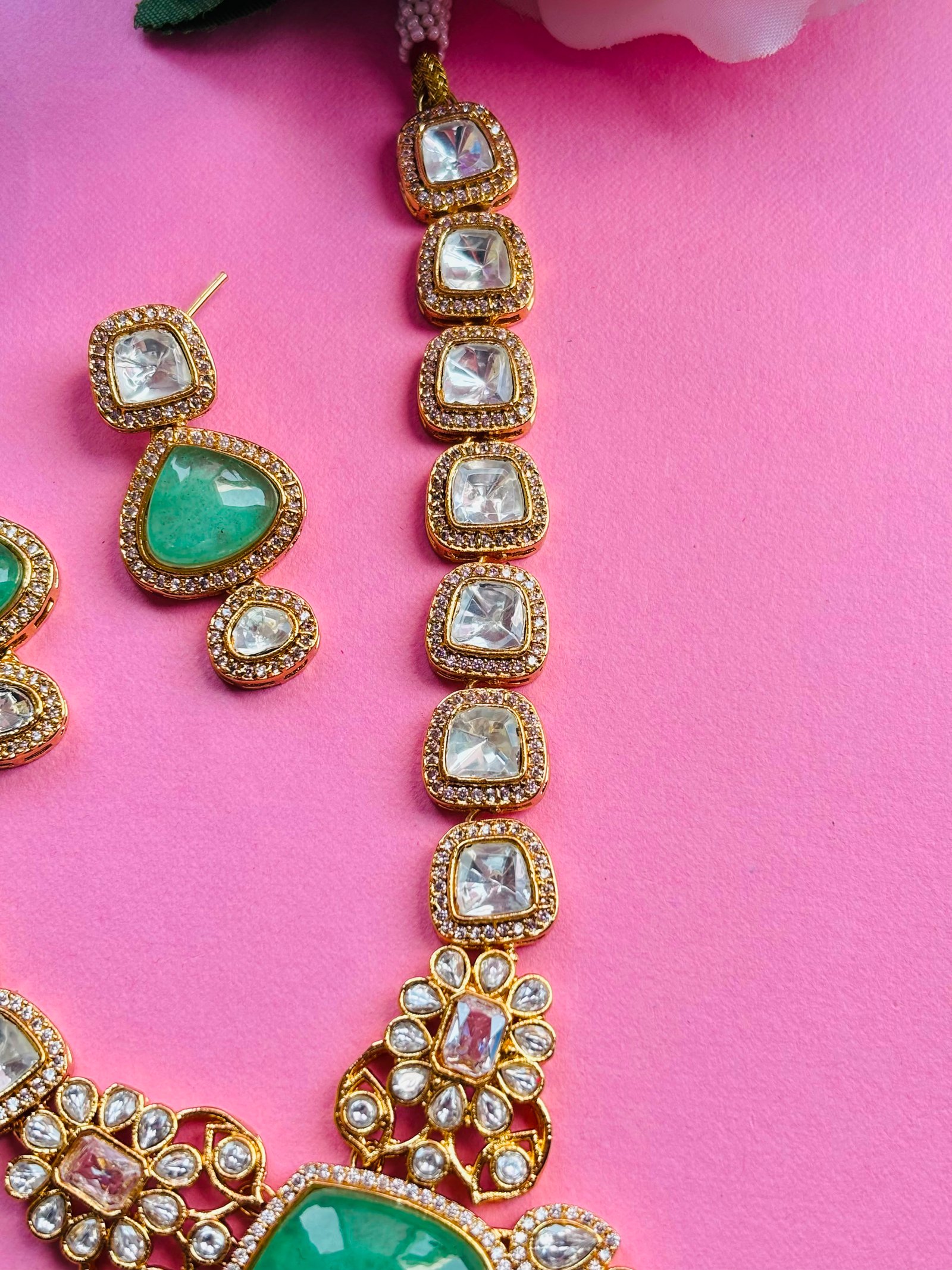 Kundan Necklace Set With Green Stone Pendant - Image 4
