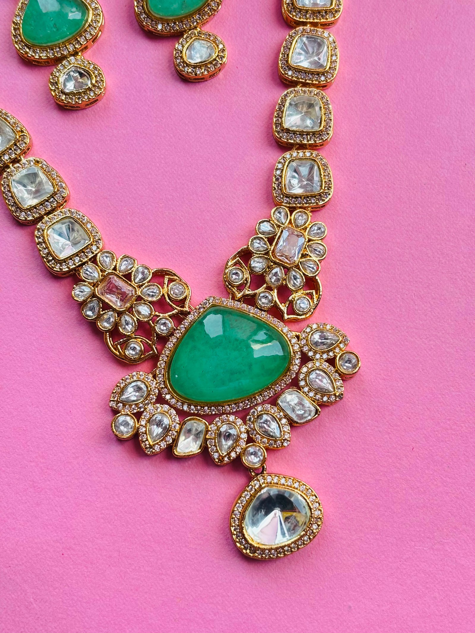 Kundan Necklace Set With Green Stone Pendant - Image 3