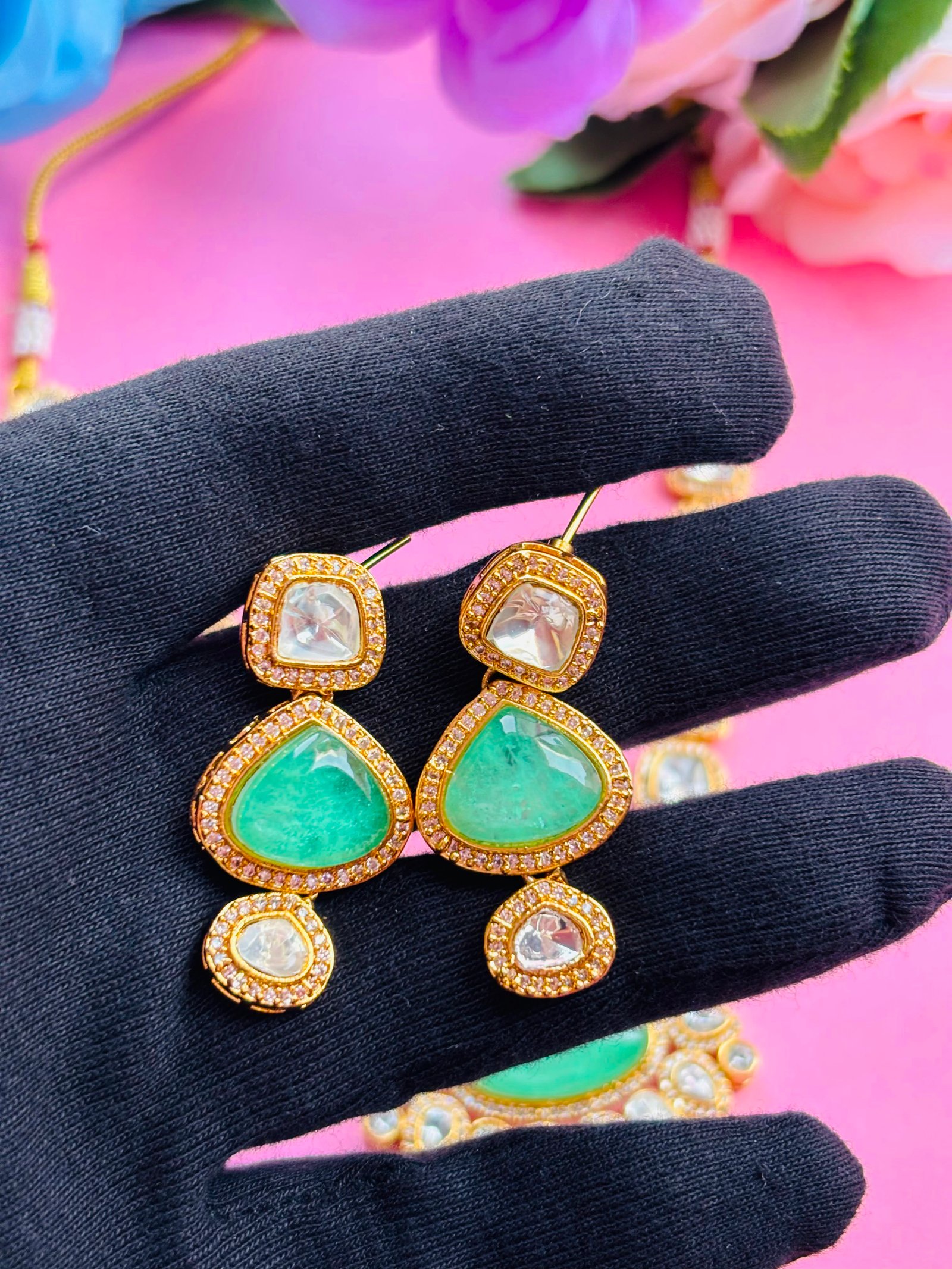 Kundan Necklace Set With Green Stone Pendant - Image 7