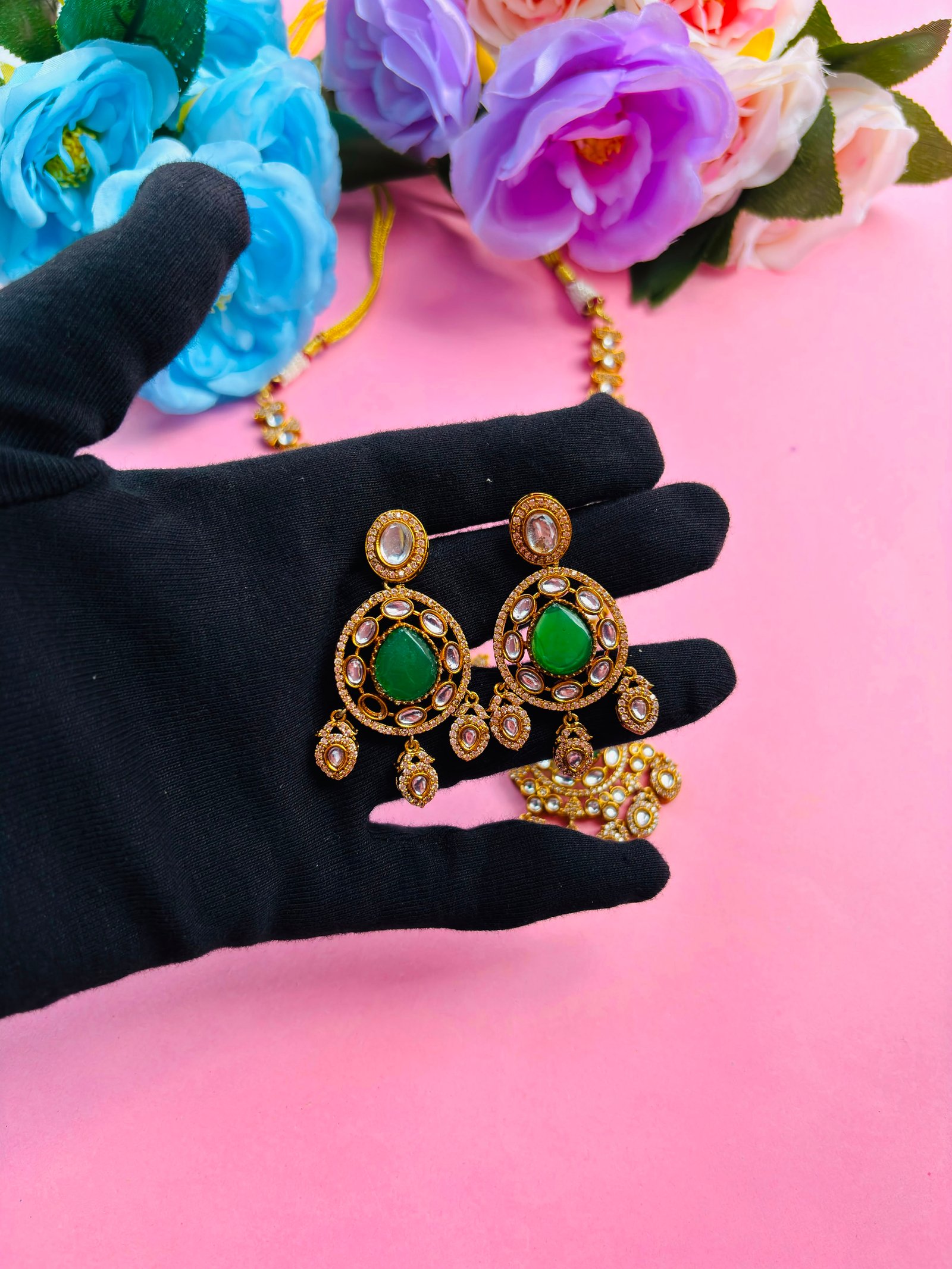 Kundan Long Necklace Set With Green Stone Pendant - Image 6