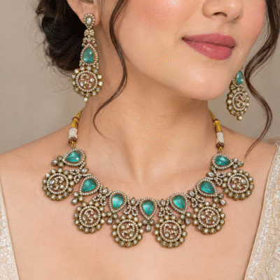 Antique Gold Necklace Set With Green Stones